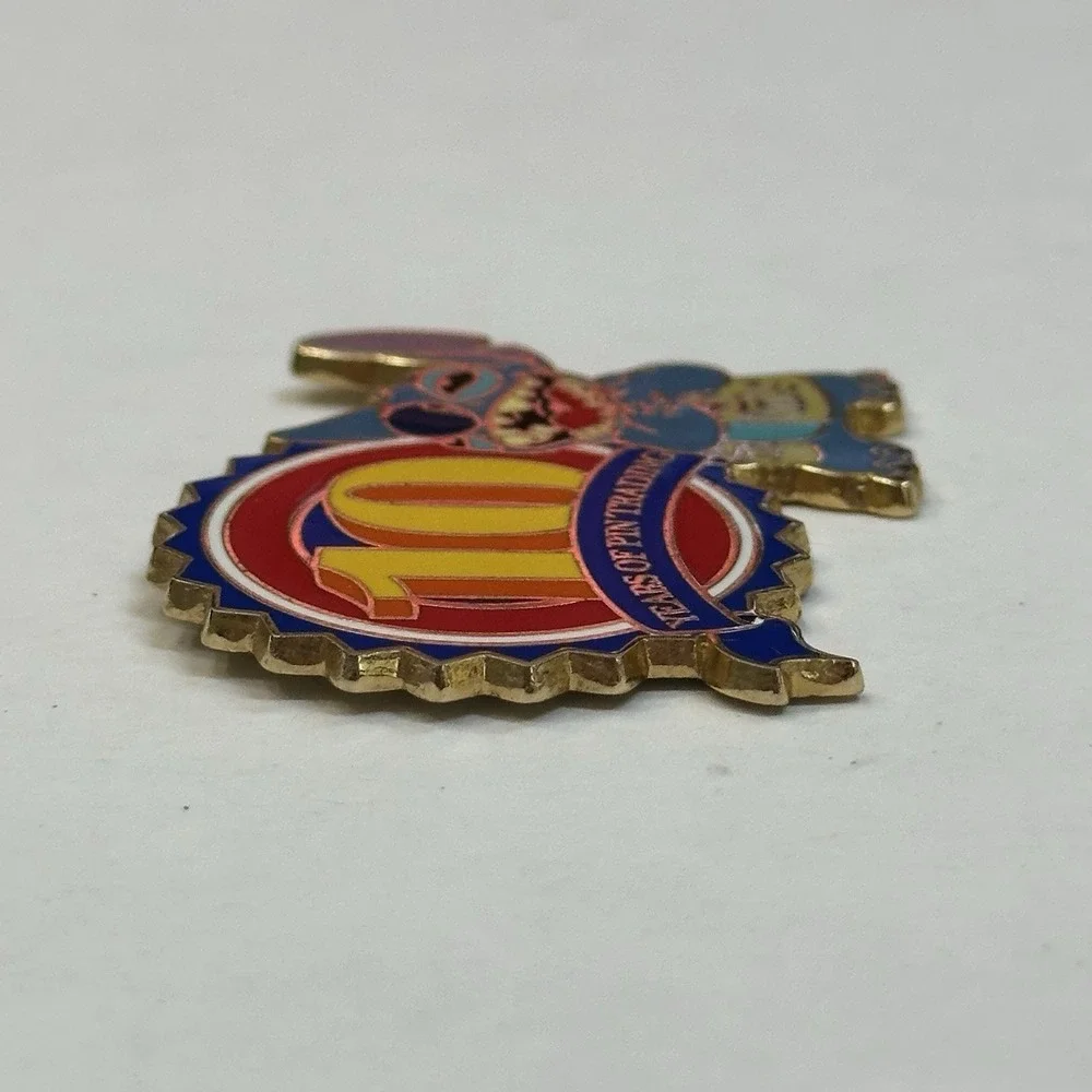 🌀 2009 Stitch 10 Years of Pin Trading – Limited‎ Edition of 2000